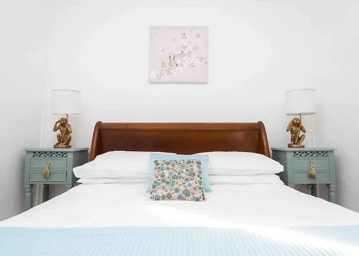 La Bastoulie Near Cordes-sur-ciel 펜션 *