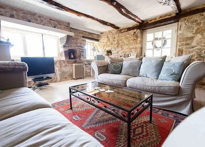 La Bastoulie Near Cordes-sur-ciel 펜션 *