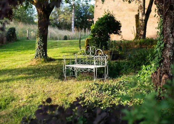 La Bastoulie Near Cordes-sur-ciel 펜션 *